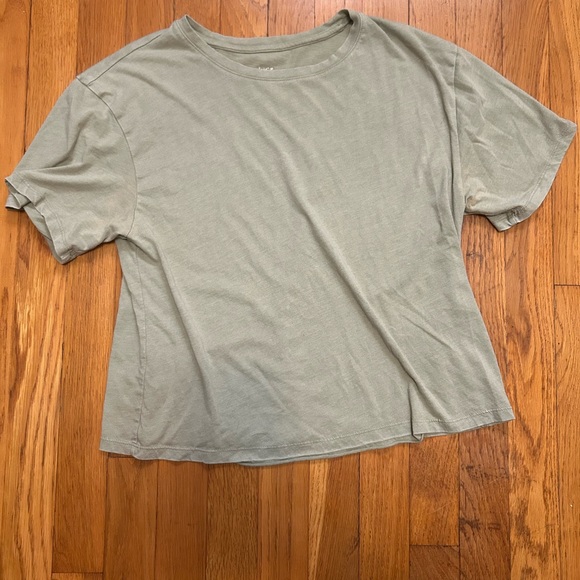 Light Green Shirt - Picture 1 of 3